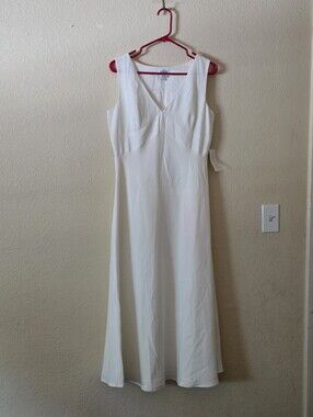 Together White Sleeveless Maxi Dress with V-Neck Size 10.